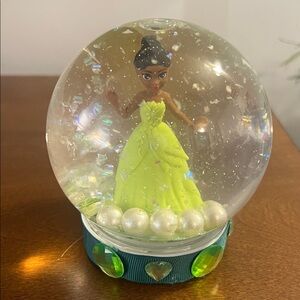 TIANA Snow Globe